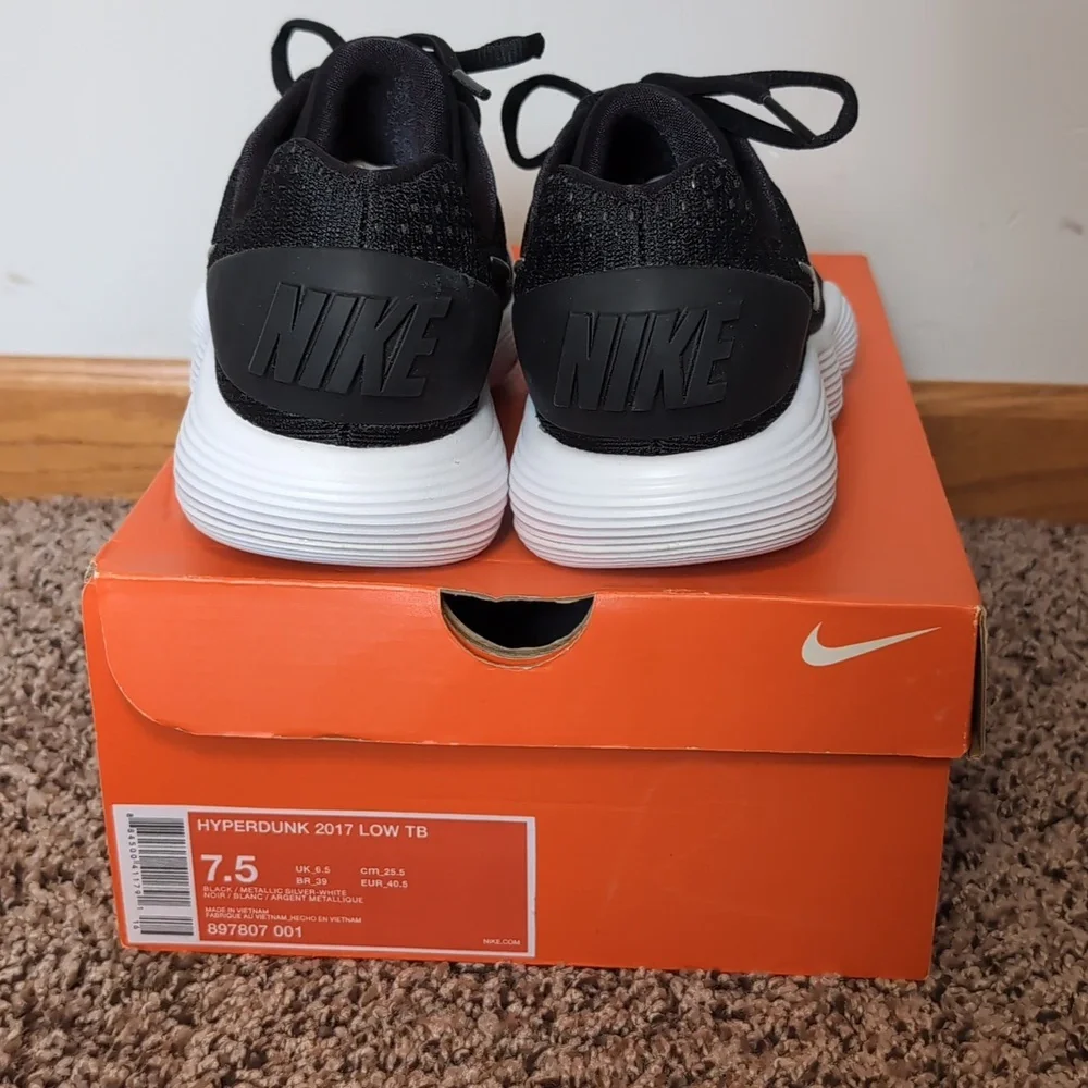 2017 Hyperdunks - Picture 3 of 5